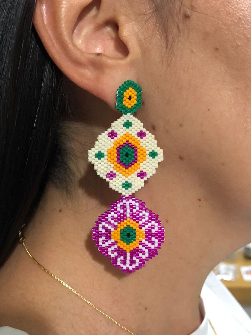 Aretes rombos fucsia