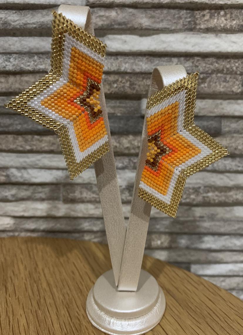 Aretes media estrella naranja