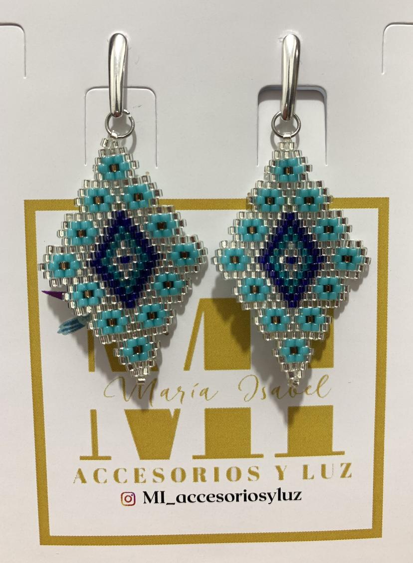 Aretes diamante azul